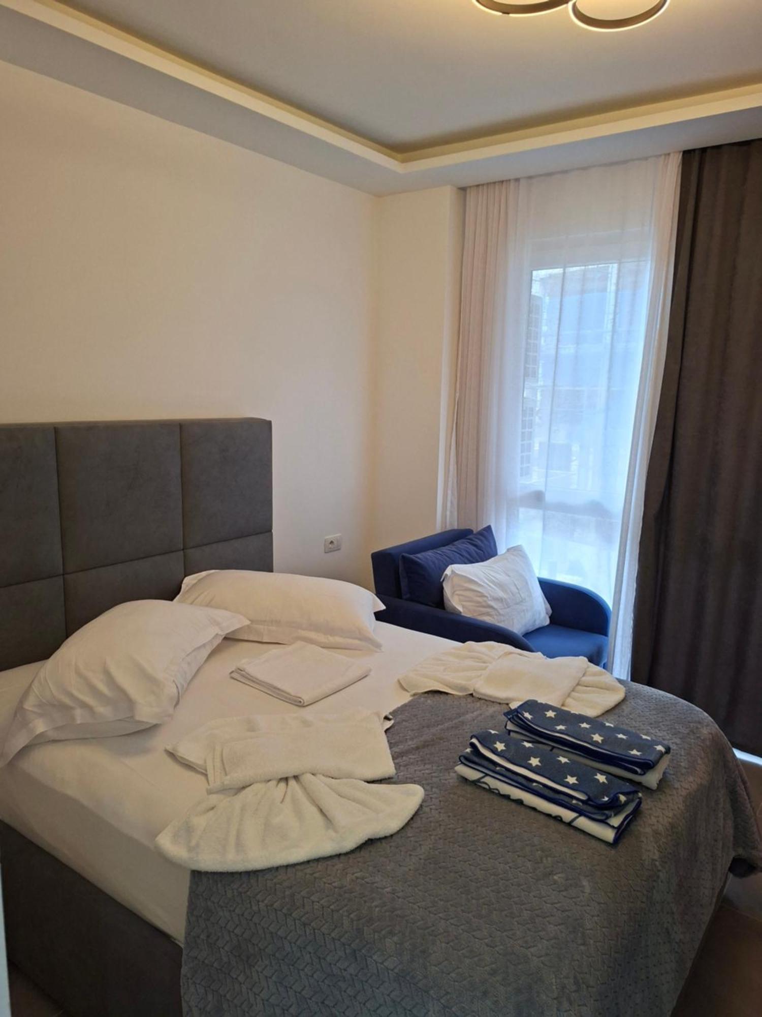 D&D Hotel Shëngjin Habitación foto