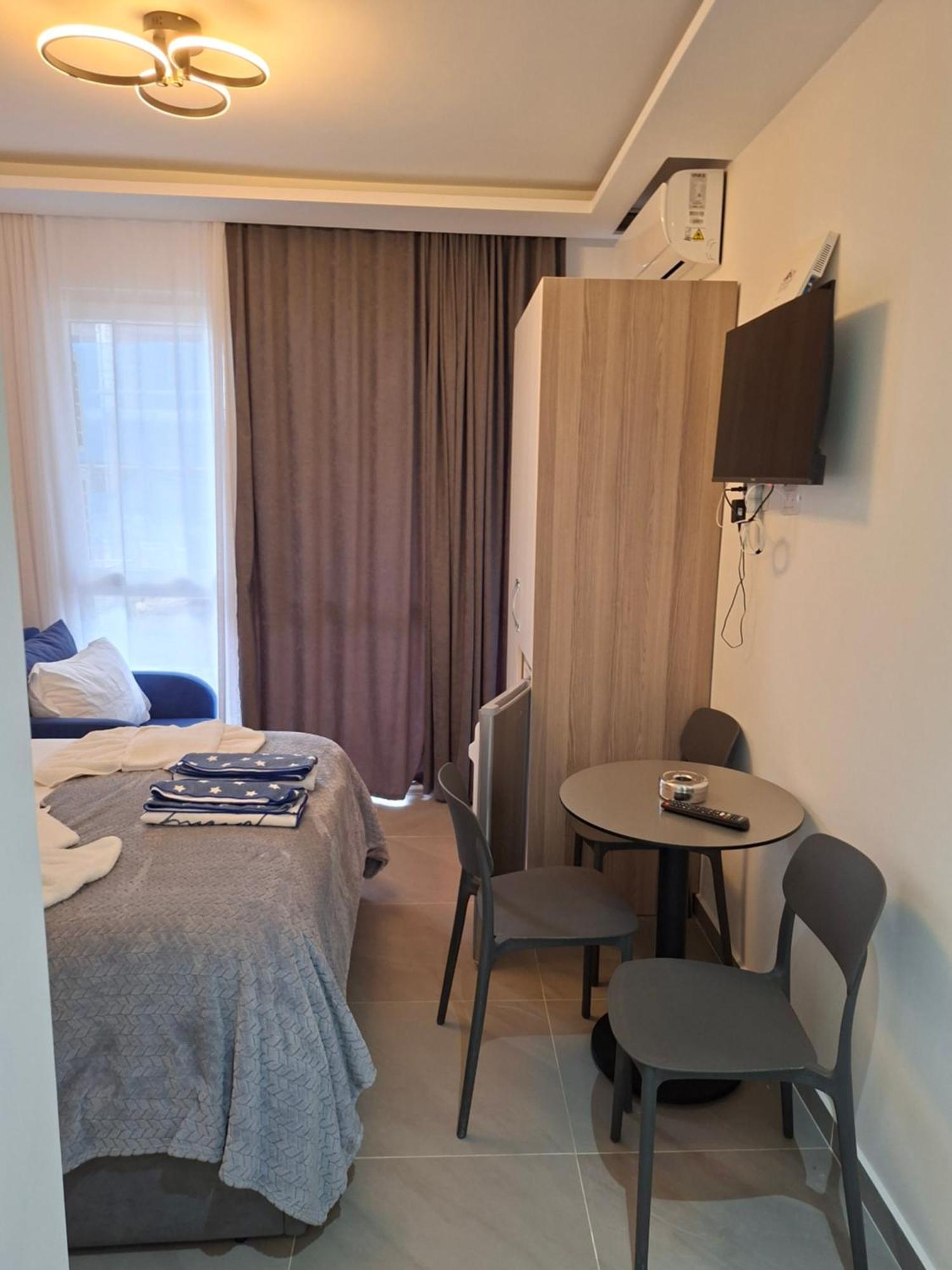 D&D Hotel Shëngjin Habitación foto